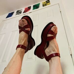 Enjoy these vintage platform red leather sandals!